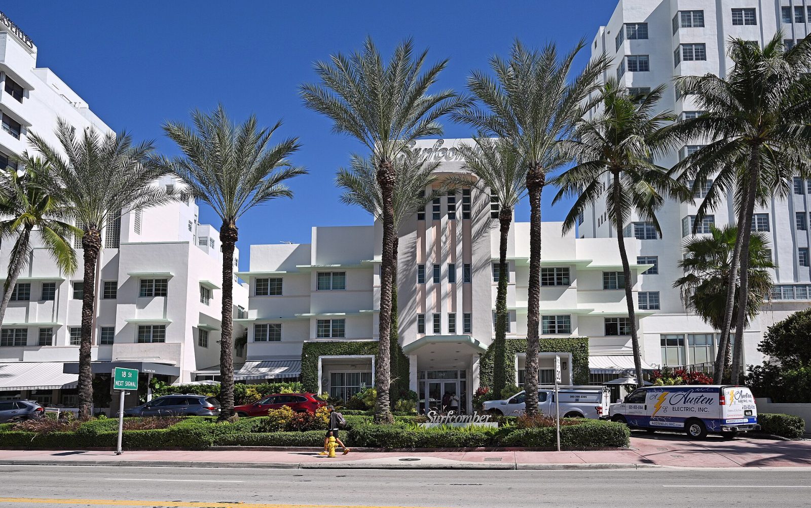 Kimpton Surfcomber Hotel, 1717 Collins Ave. Photo: P. Hughes / Wikimedia Commons (CC BY 4.0)